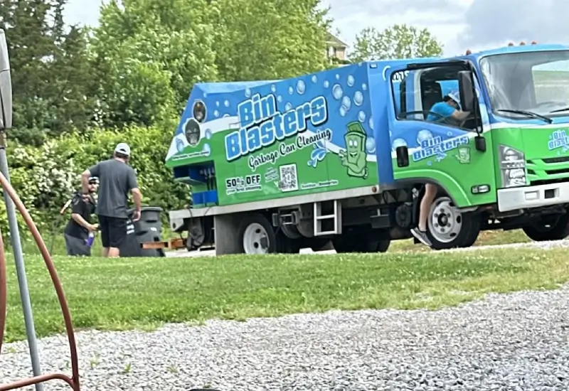 Trash Can Cleaning Truck