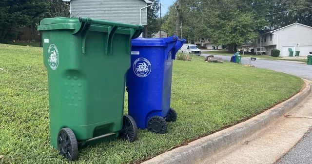 Trash Bin Cleaners Clean Bins